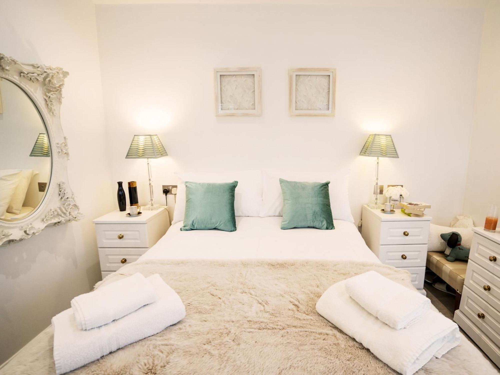 The Muse By The Suffolk Cottage Collection Framlingham Exteriör bild